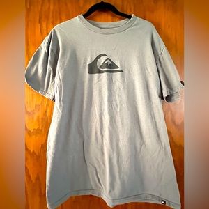 Men’s Quicksilver T-shirt size Lg.
